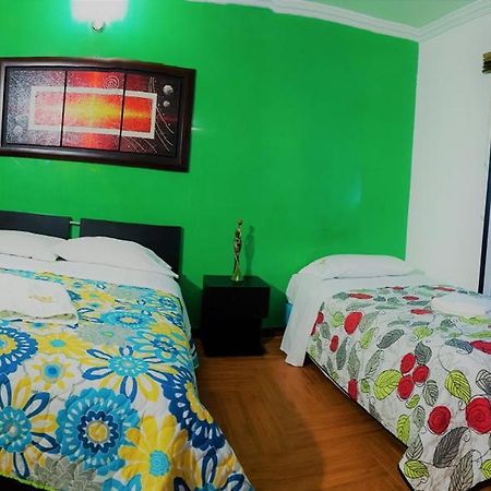 Hotel Barcelona 치나우타 외부 사진