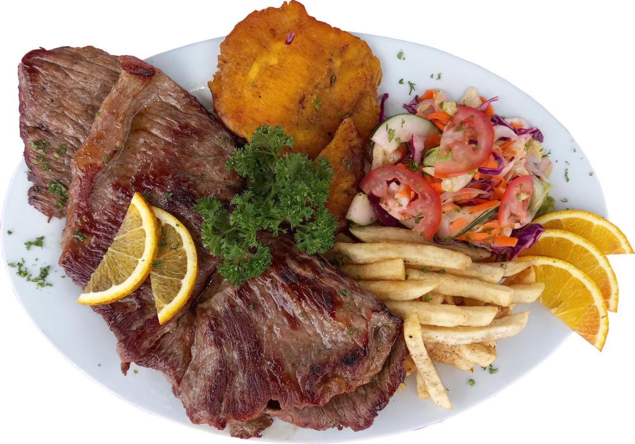 Hotel Barcelona 치나우타 외부 사진